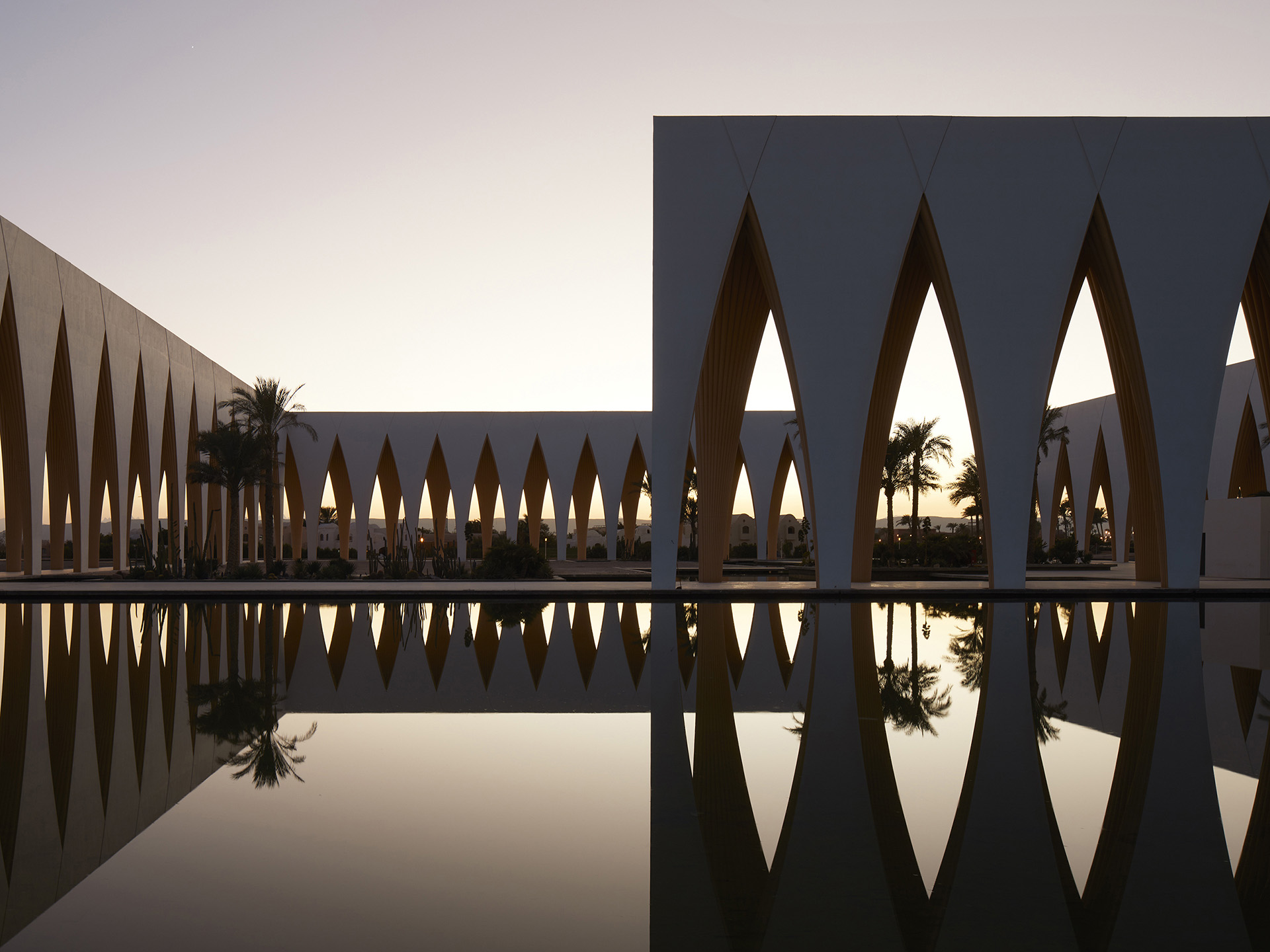 Paul Riddle Photographer &middot El Gouna Plaza Egypt